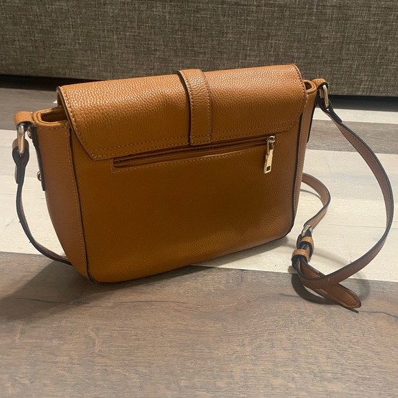 Revolution by Stitch Fix “Bobbi” Crossbody Bag - Picture 3 of 4